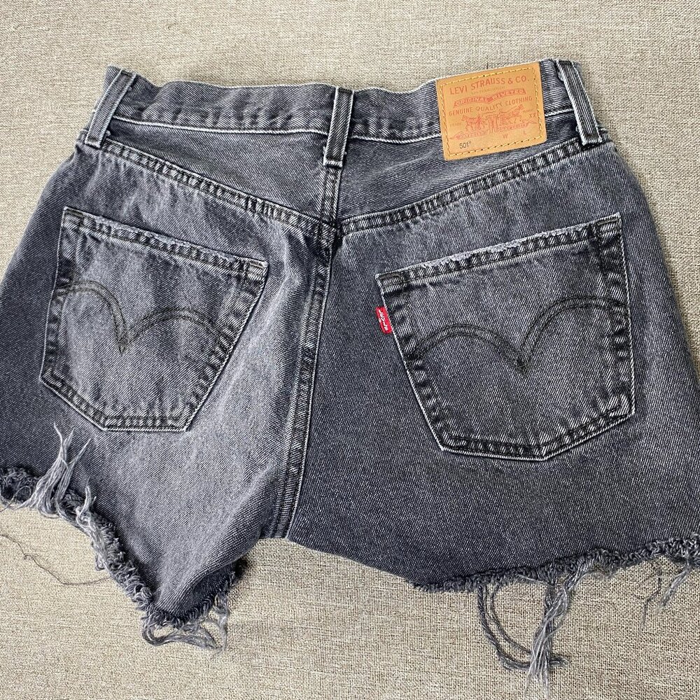 Levi's 501 Premium Denim Jean Shorts Women W27 Black-ish Gray Distressed Chewed - Picture 7 of 16